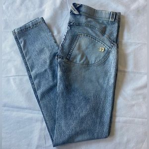 Freddy WR. UP Jean Leggings Size 6/Medium